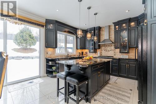 207 Richmeadow Road, London, ON - Indoor Photo Showing Kitchen With Upgraded Kitchen