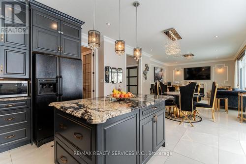 207 Richmeadow Road, London, ON - Indoor Photo Showing Kitchen With Upgraded Kitchen