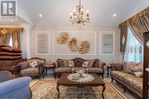 207 Richmeadow Road, London, ON - Indoor Photo Showing Living Room