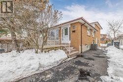 753 GREENORE ROAD  Mississauga, ON L4Y 2V5