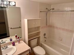 Master Bedroom ensuite bathroom - Tub with shower. - 