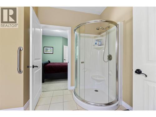 Main Bathroom - 8738 Squilax Anglemont Road, St. Ives, BC - Indoor Photo Showing Bathroom