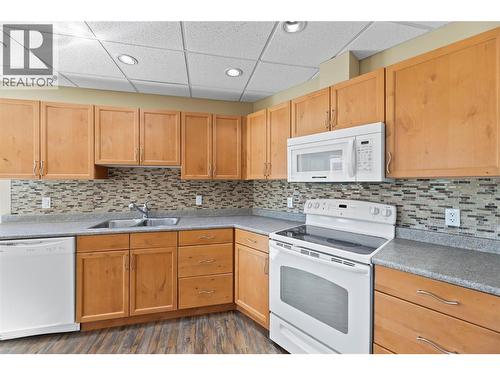 Legal Suite, kitchen, walk out bsmt - 8738 Squilax Anglemont Road, St. Ives, BC - Indoor Photo Showing Kitchen With Double Sink
