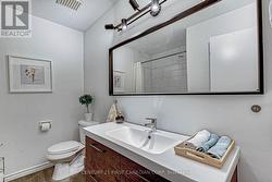 Main bathroom - 