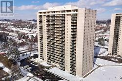 301 - 820 BURNHAMTHORPE ROAD  Toronto, ON M9C 4W2