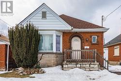 131 HARMONY AVENUE  Hamilton (Homeside), ON L8H 4Y2