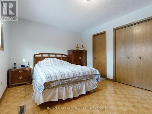 4299 Alta Court, Mississauga, ON - Indoor Photo Showing Bedroom