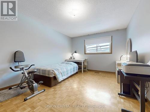 4299 Alta Court, Mississauga, ON - Indoor Photo Showing Bedroom