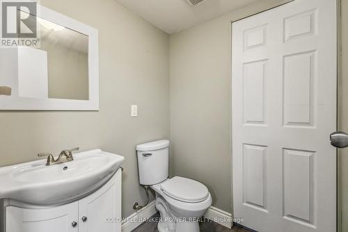 28 Seaforth Court, London, ON - Indoor Photo Showing Bathroom