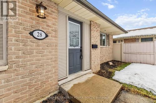 28 Seaforth Court, London, ON - Outdoor