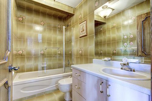 Bathroom - 12040 Rue Jasmin, Montréal (Ahuntsic-Cartierville), QC - Indoor Photo Showing Bathroom