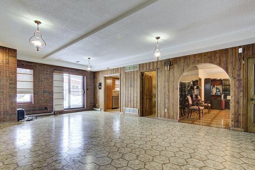 Family room - 12040 Rue Jasmin, Montréal (Ahuntsic-Cartierville), QC - Indoor Photo Showing Other Room