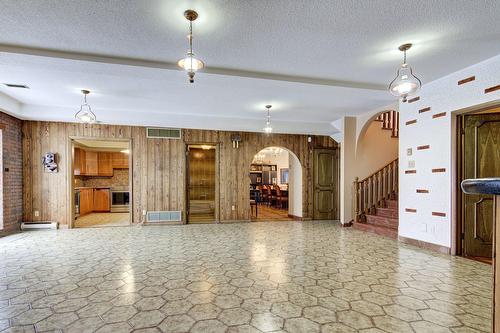 Family room - 12040 Rue Jasmin, Montréal (Ahuntsic-Cartierville), QC - Indoor Photo Showing Other Room