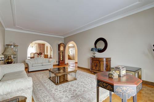 Living room - 12040 Rue Jasmin, Montréal (Ahuntsic-Cartierville), QC - Indoor Photo Showing Living Room