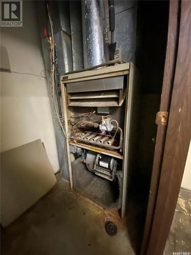 113 1St Avenue W, Kindersley, SK 