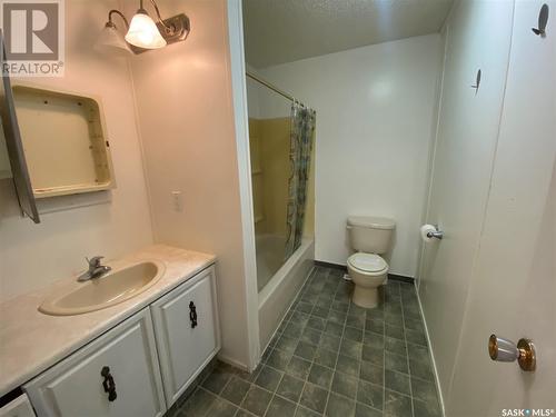 113 1St Avenue W, Kindersley, SK 