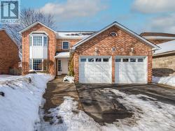 16 BEASLEY CRESCENT  Cambridge, ON N1T 1J9