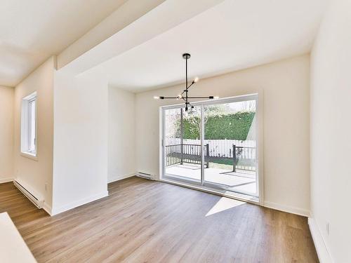 Dinette - 182 Rue Ste-Catherine, Longueuil (Le Vieux-Longueuil), QC - Indoor Photo Showing Other Room