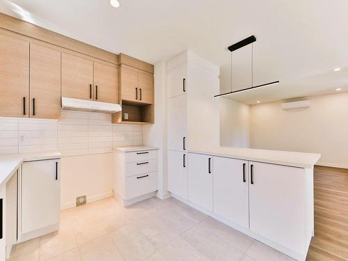 Kitchen - 182 Rue Ste-Catherine, Longueuil (Le Vieux-Longueuil), QC - Indoor Photo Showing Kitchen