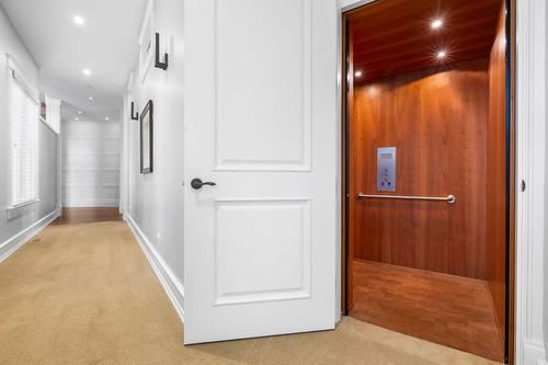 4040 Casorso Road, Kelowna, BC - Indoor Photo Showing Other Room