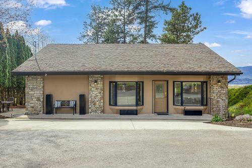 4040 Casorso Road, Kelowna, BC - Outdoor
