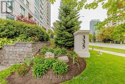 303 - 335 RATHBURN ROAD W  Mississauga, ON L5B 0C8