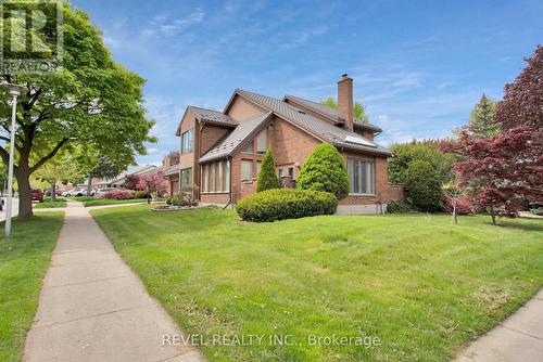 2 Deer Valley Crescent, London, ON - Outdoor With Facade