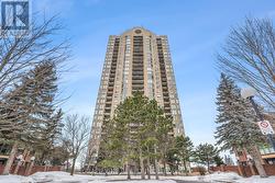 206 - 545 ST LAURENT BOULEVARD  Ottawa, ON K1K 4H9