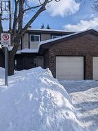 76 CLARKSON CRESCENT W  Ottawa, ON K2L 3E2