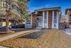 40 Beddington Circle NE  Calgary, AB T3K 1K6