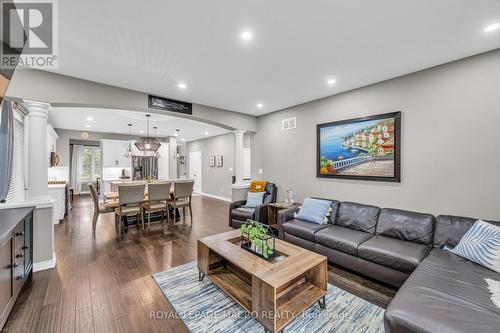 26 Harvest Gate, West Lincoln, ON - Indoor Photo Showing Living Room