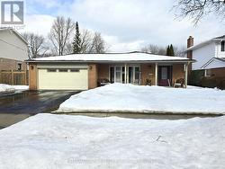 659 CHERRYWOOD DRIVE  Burlington, ON L7T 3W9