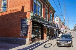 A few steps to vibrant and trendy Locke St S - 