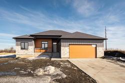 9 Thompson Avenue  Headingley, MB R4H 0B1