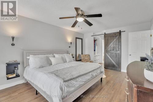 107 Glenridge Crescent, London, ON - Indoor Photo Showing Bedroom