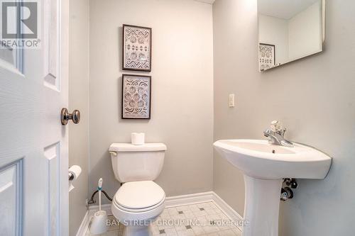 107 Glenridge Crescent, London, ON - Indoor Photo Showing Bathroom