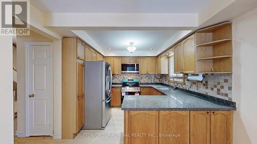 1707 Princelea Place, Mississauga, ON - Indoor Photo Showing Kitchen