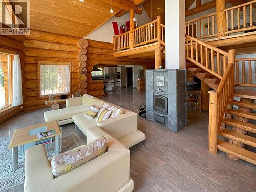 6326 Leamont Place, Horsefly, BC - Indoor