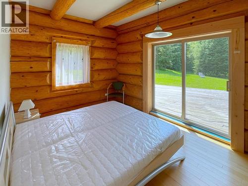 6326 Leamont Place, Horsefly, BC - Indoor Photo Showing Bedroom