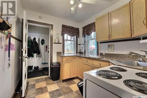 2257 Montreal Street, Regina, SK - Indoor Photo Showing Kitchen