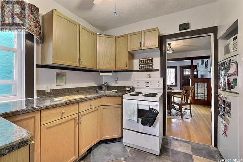 2257 Montreal Street, Regina, SK - Indoor Photo Showing Kitchen