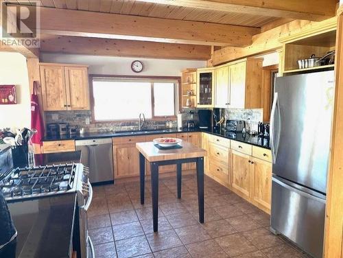 1909 Otter Road, Williams Lake, BC - Indoor Photo Showing Kitchen