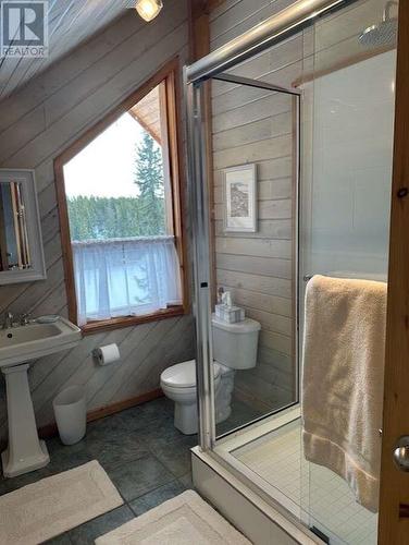1909 Otter Road, Williams Lake, BC - Indoor Photo Showing Bathroom
