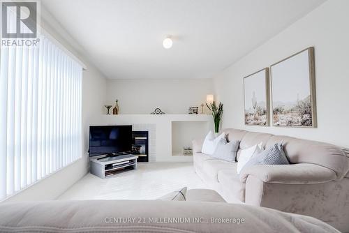 6424 Sousa Drive, Mississauga, ON - Indoor Photo Showing Living Room