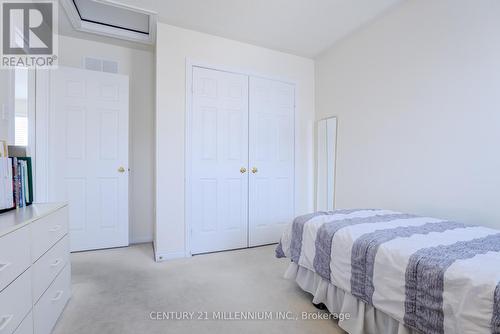 6424 Sousa Drive, Mississauga, ON - Indoor Photo Showing Bedroom