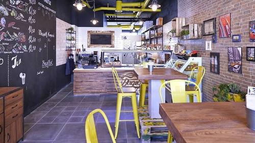 Coin-repas - 150 Rue Non Disponible-Unavailable, Montréal (Rosemont/La Petite-Patrie), QC 