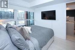 Primary Bed W Floor-To-Ceiling Windows&Dbl Closet - 