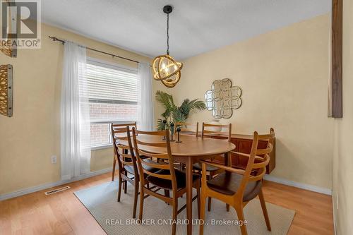 899 Winterton Way, Mississauga, ON - Indoor Photo Showing Dining Room