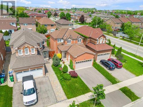 899 Winterton Way, Mississauga, ON - Outdoor With Facade