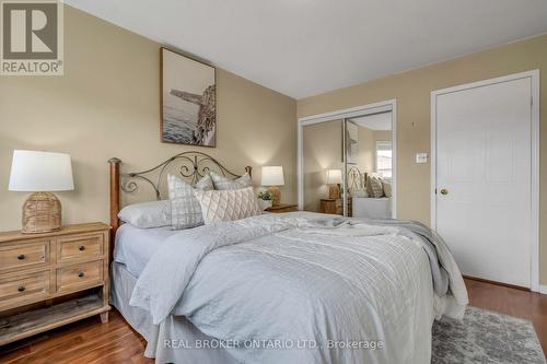 899 Winterton Way, Mississauga, ON - Indoor Photo Showing Bedroom